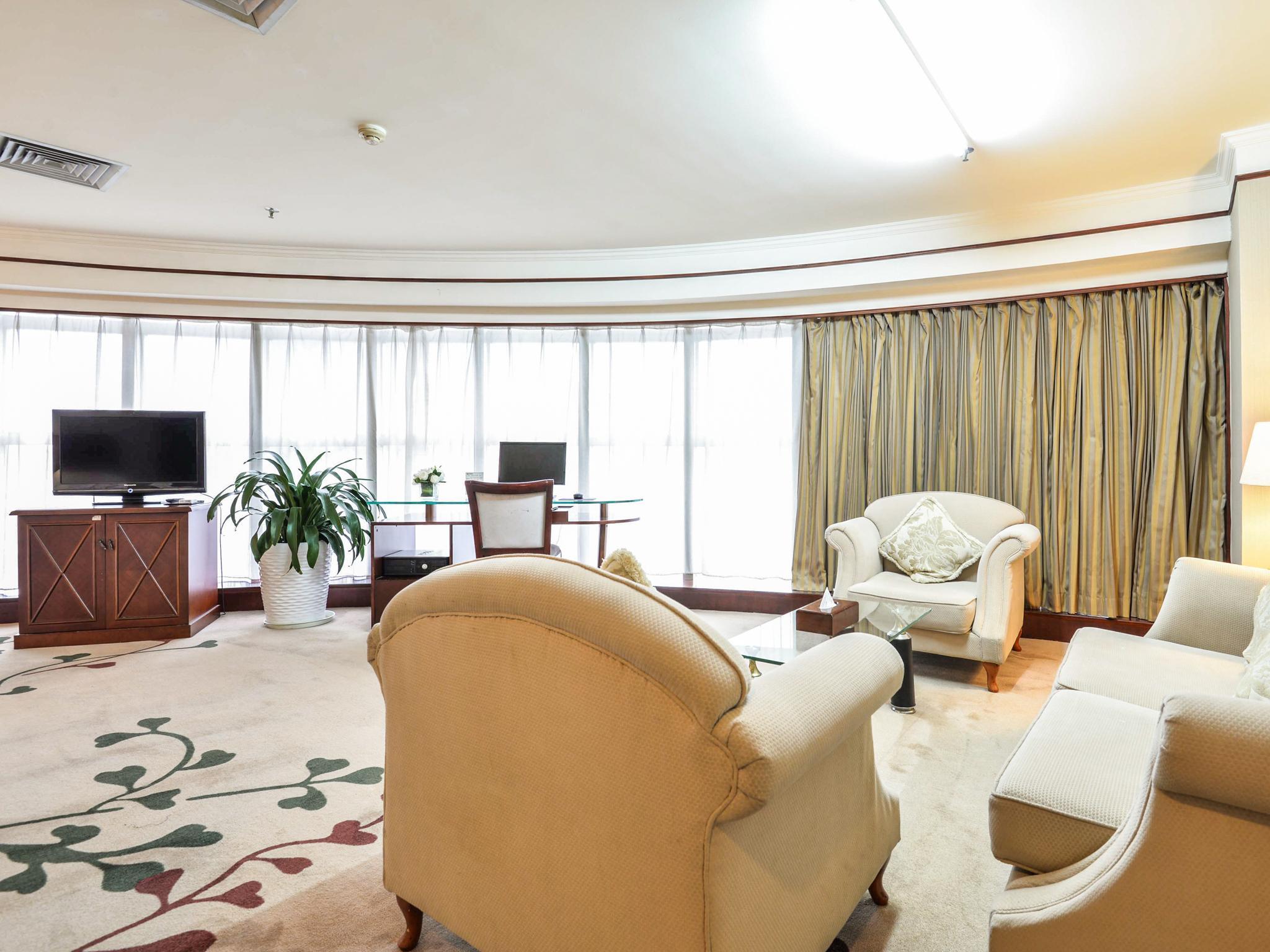 Фото Royalty hotel