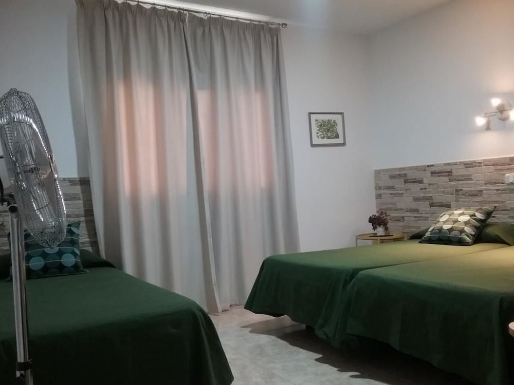 Фото Hostal Residencia Cardona