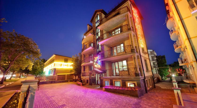 Фото отеля 1