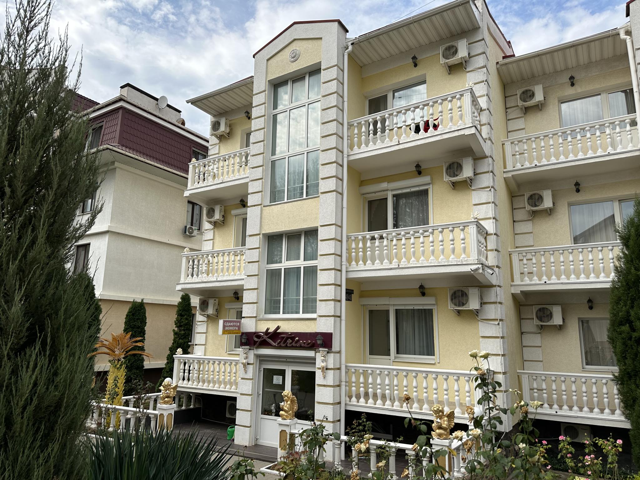 Фото Лев, корпус Катрин