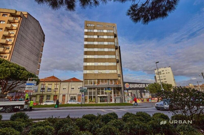 Гостиница Urban Hotel Amadeos