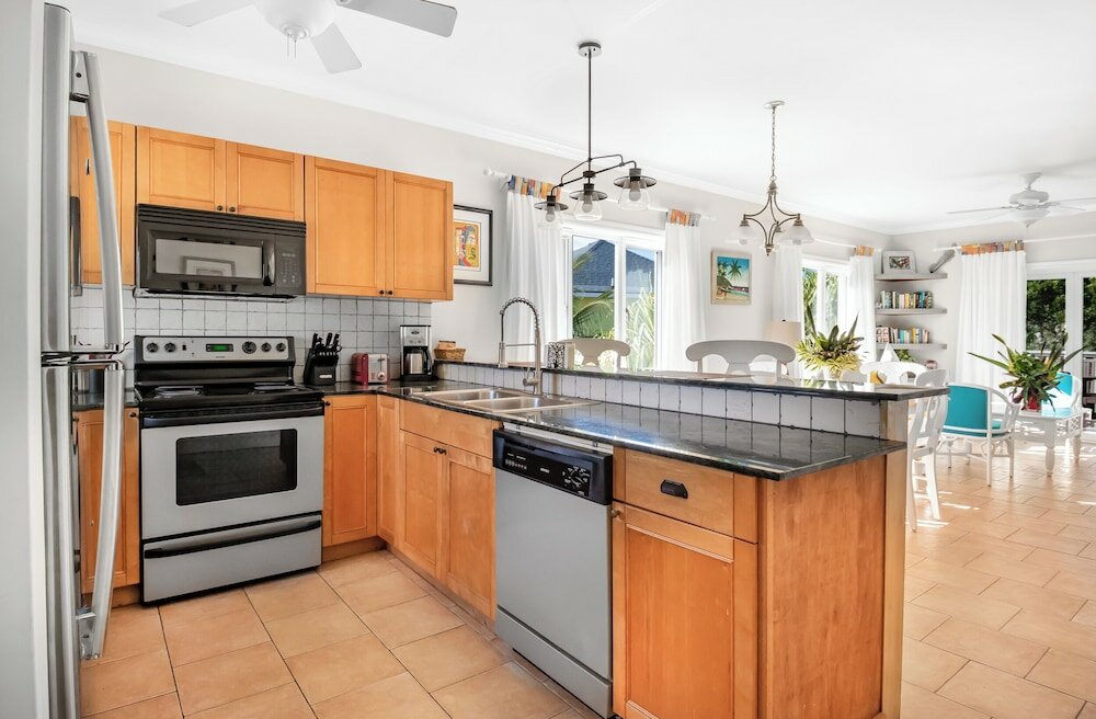 Фото Pineapple Fields Boutique Condo Hotel