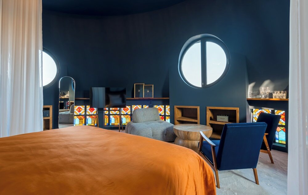 Фото Zorba & Bond hotel on the 8th