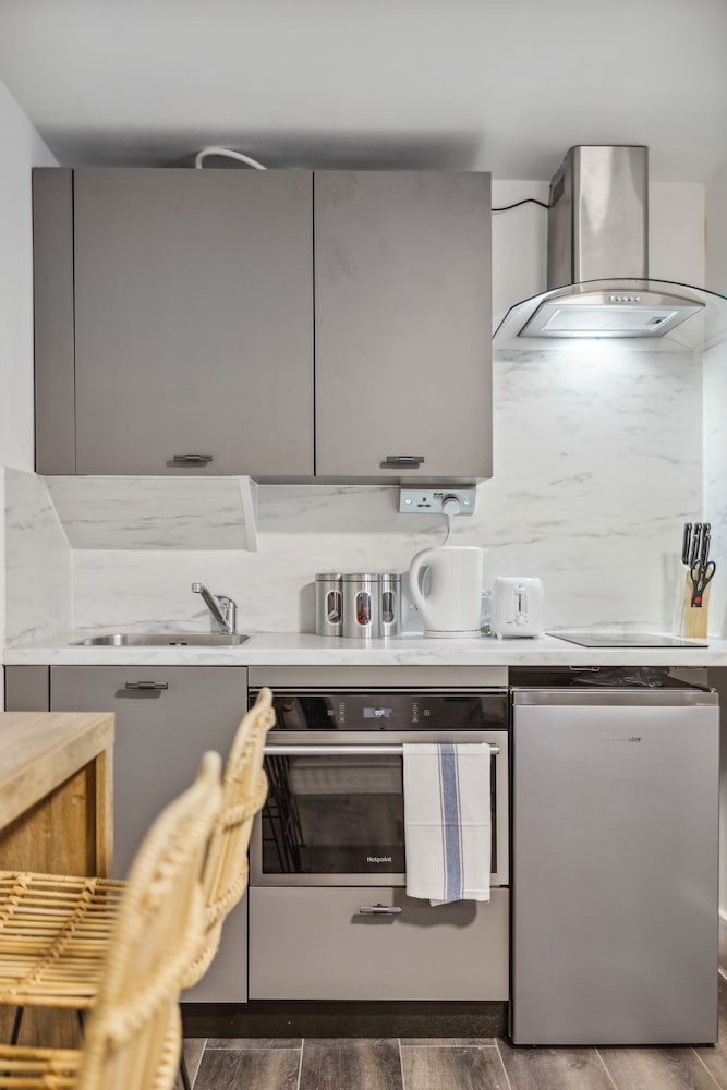 Фото Sutherland Apartments