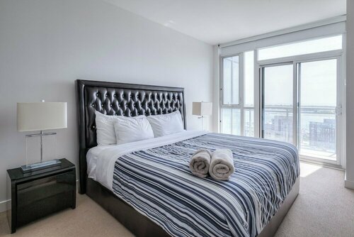 Гостиница Waterfront Deluxe Residences в Торонто