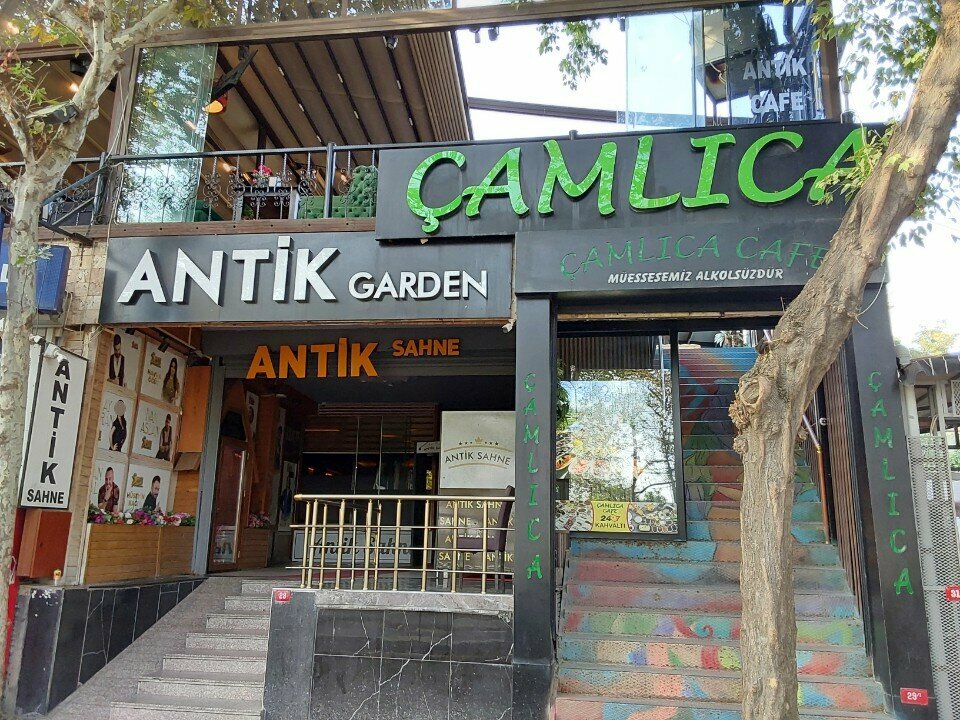 Cafe Camlica, Istanbul, photo