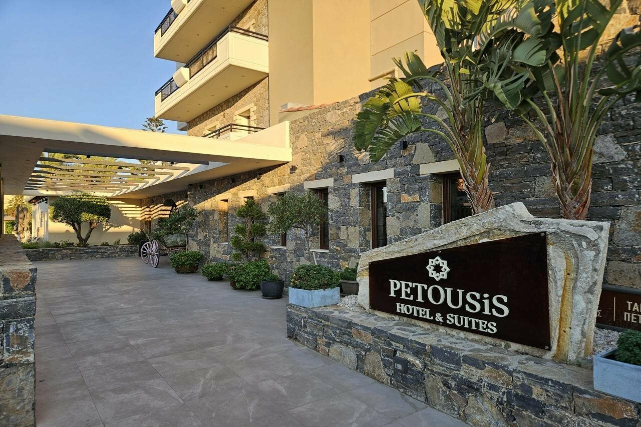 Фото Petousis Hotel & Suites