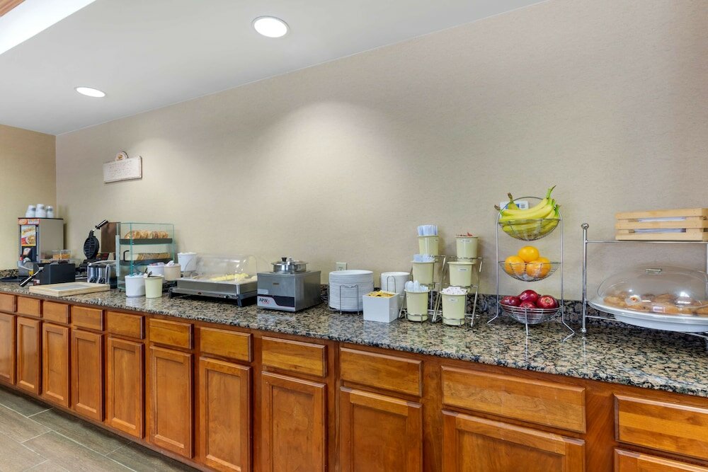Фото Best Western Seminole Inn & Suites