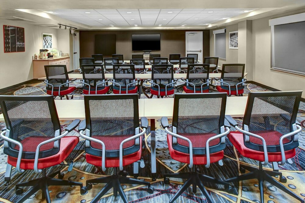 Фото Towneplace Suites Bakersfield West