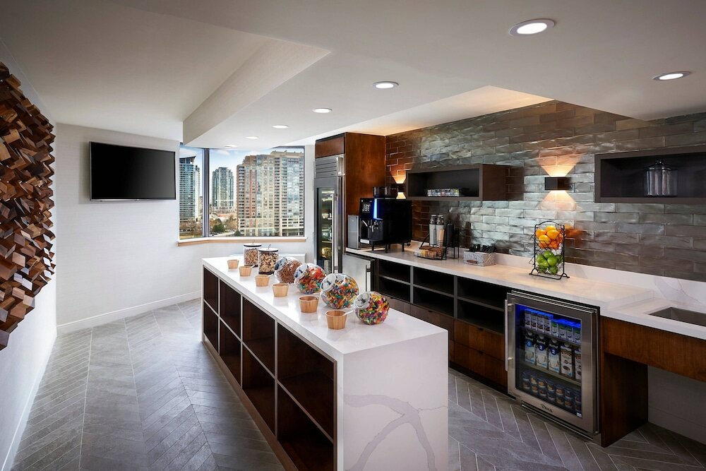 Фото Delta Hotels Toronto Mississauga