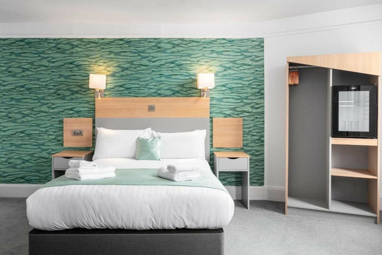 Фото Caledonian Hotel