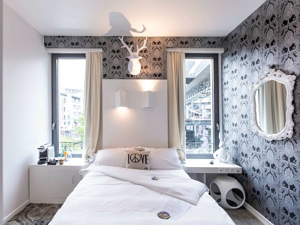 Фото Ibis Styles Lausanne Center Mad House