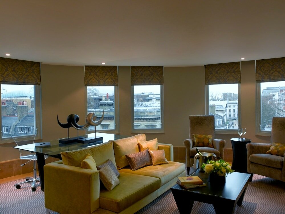 Фото Radisson Blu Edwardian Bloomsbury Street Hotel, London