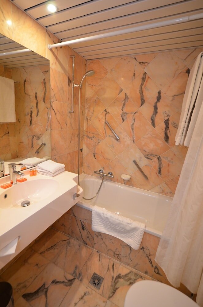 Фото Bedford Hotel & Congress Centre Brussels