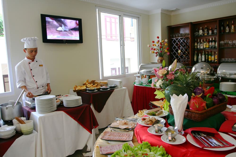 Фото Sunny Hotel 1