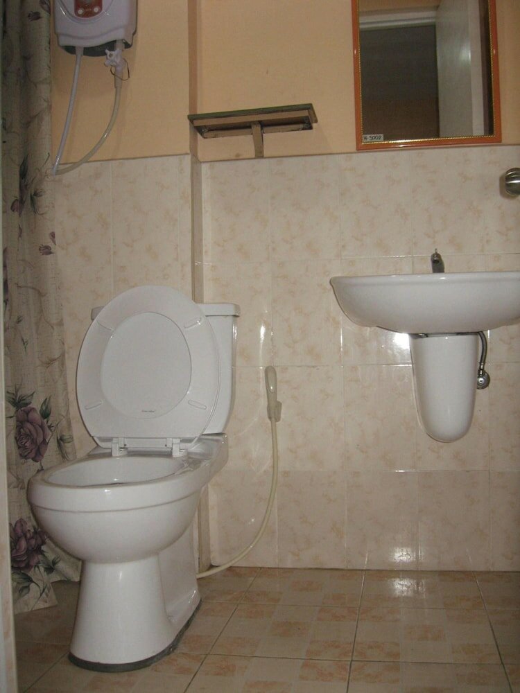 Фото Lylie Hotel