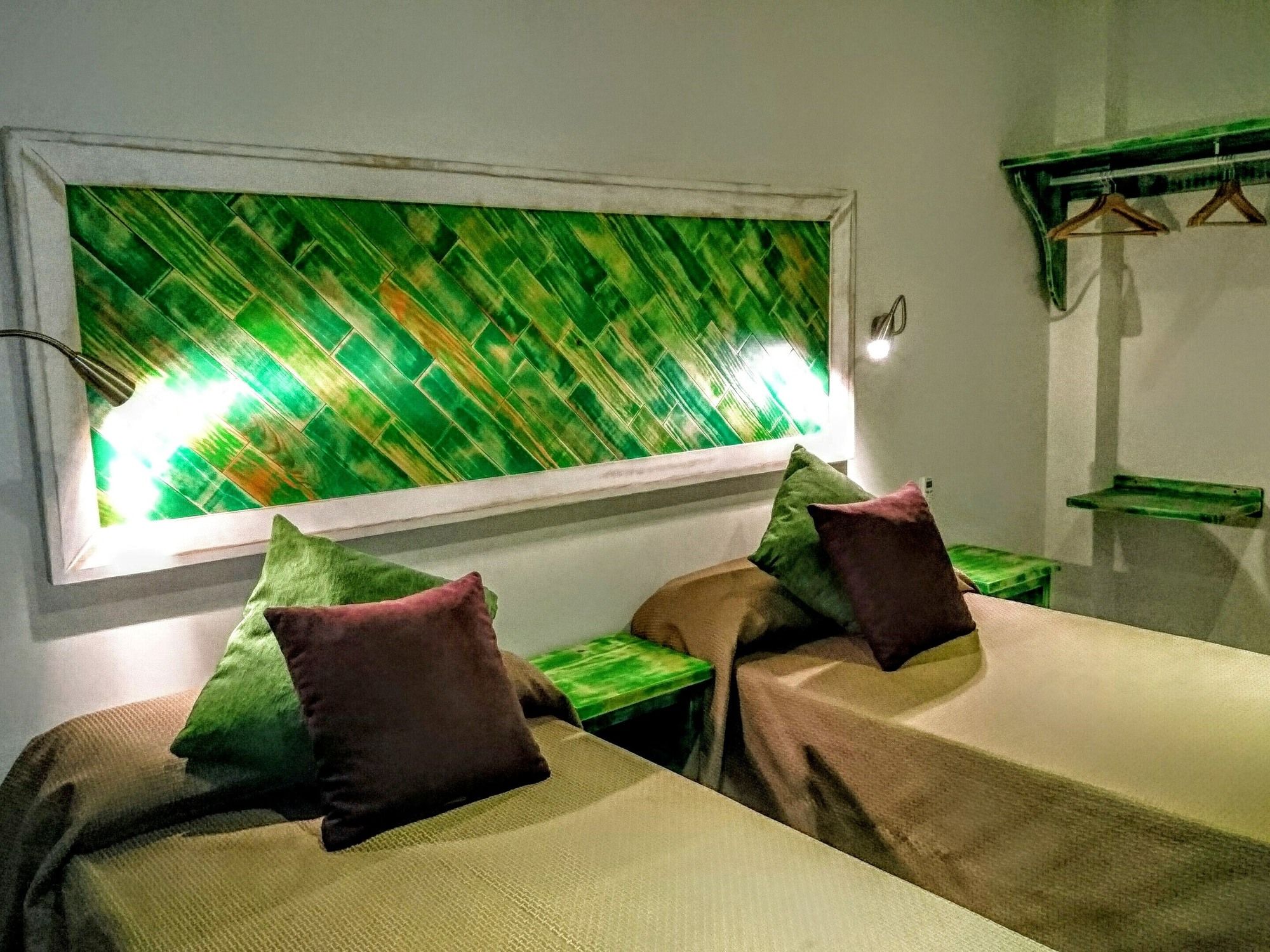 Фото Hostal Apartamentos el Gallo