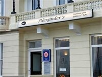 Внешний вид отеля Alexander's в Гастингсе, фото 1