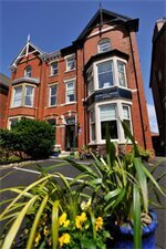 Гостиница Howarth House Apartments