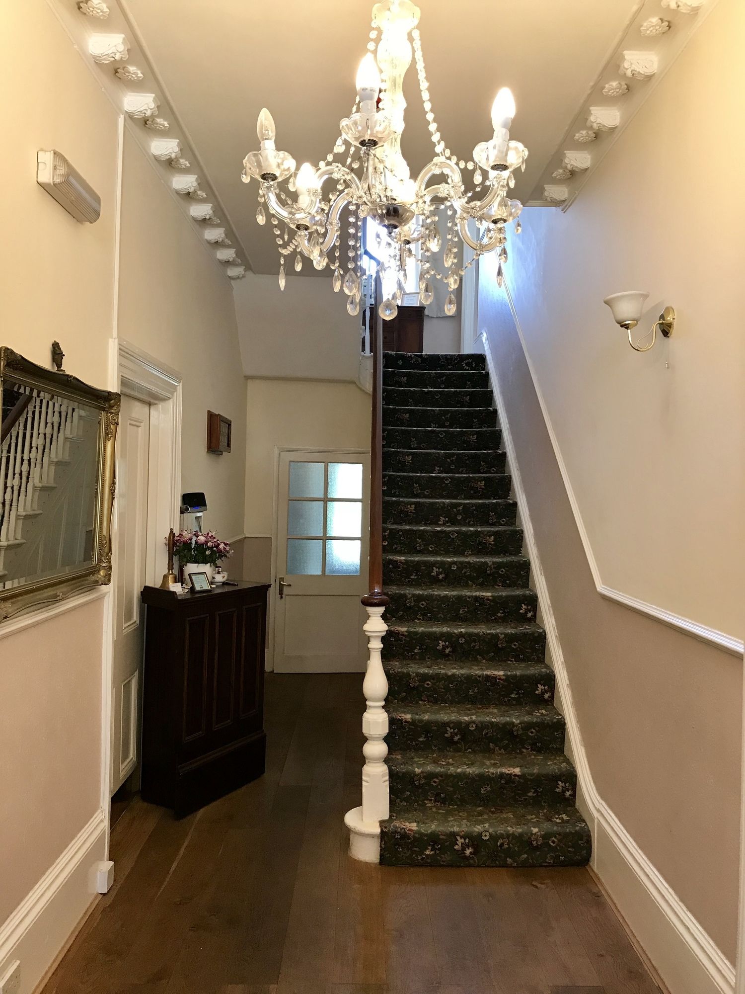 Фото Canterbury Lodge