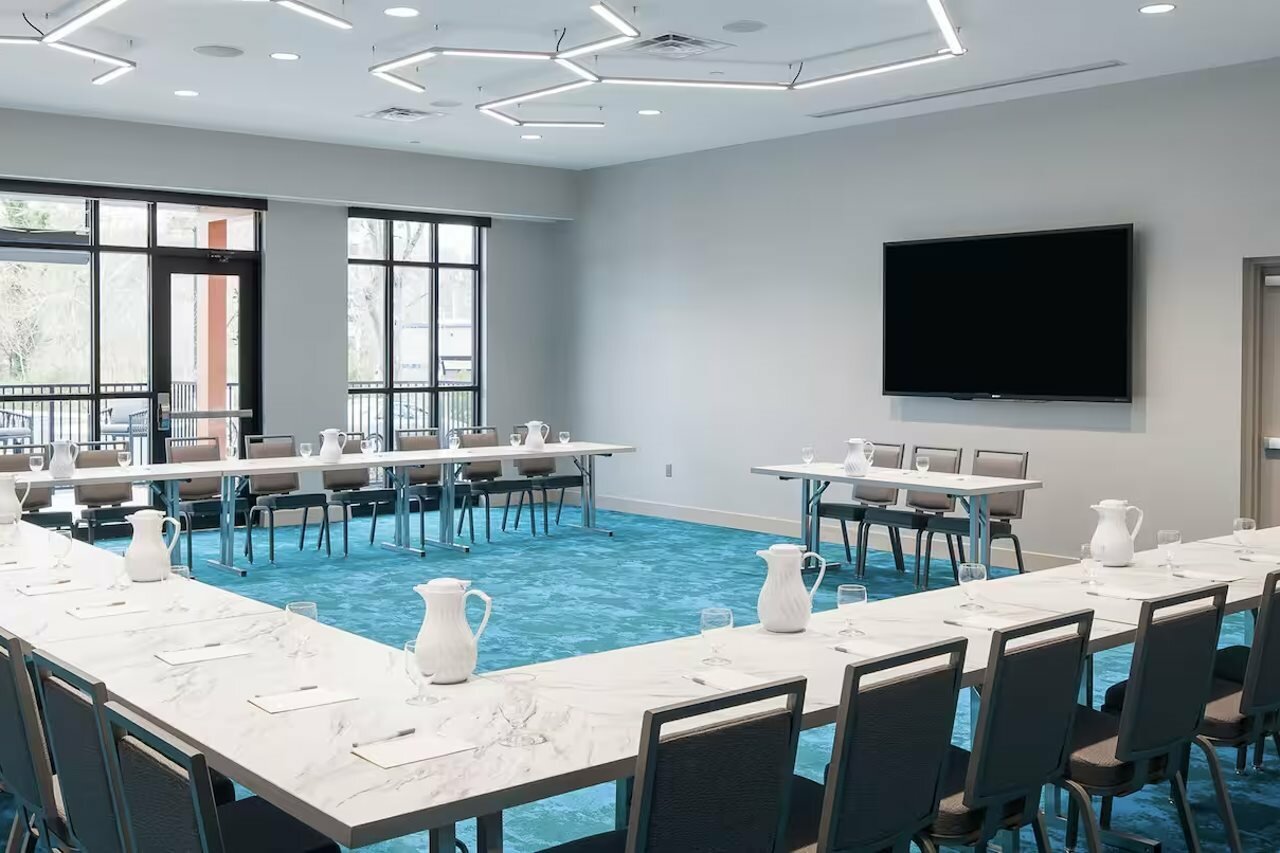 Фото Hilton Garden Inn Pensacola Downtown