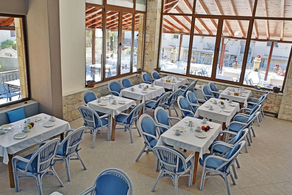 Фото Stratos Hotel