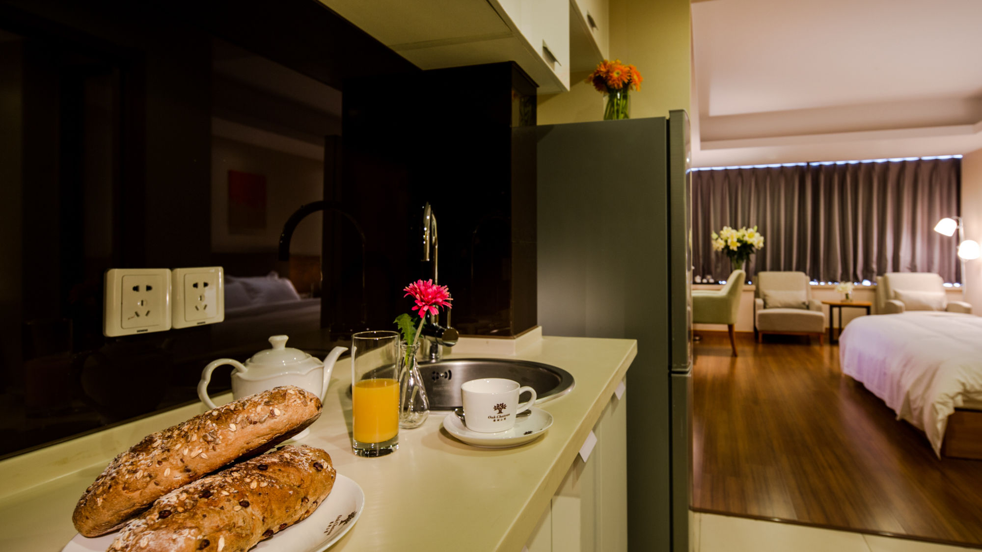 Фото Oak Chateau Dalian