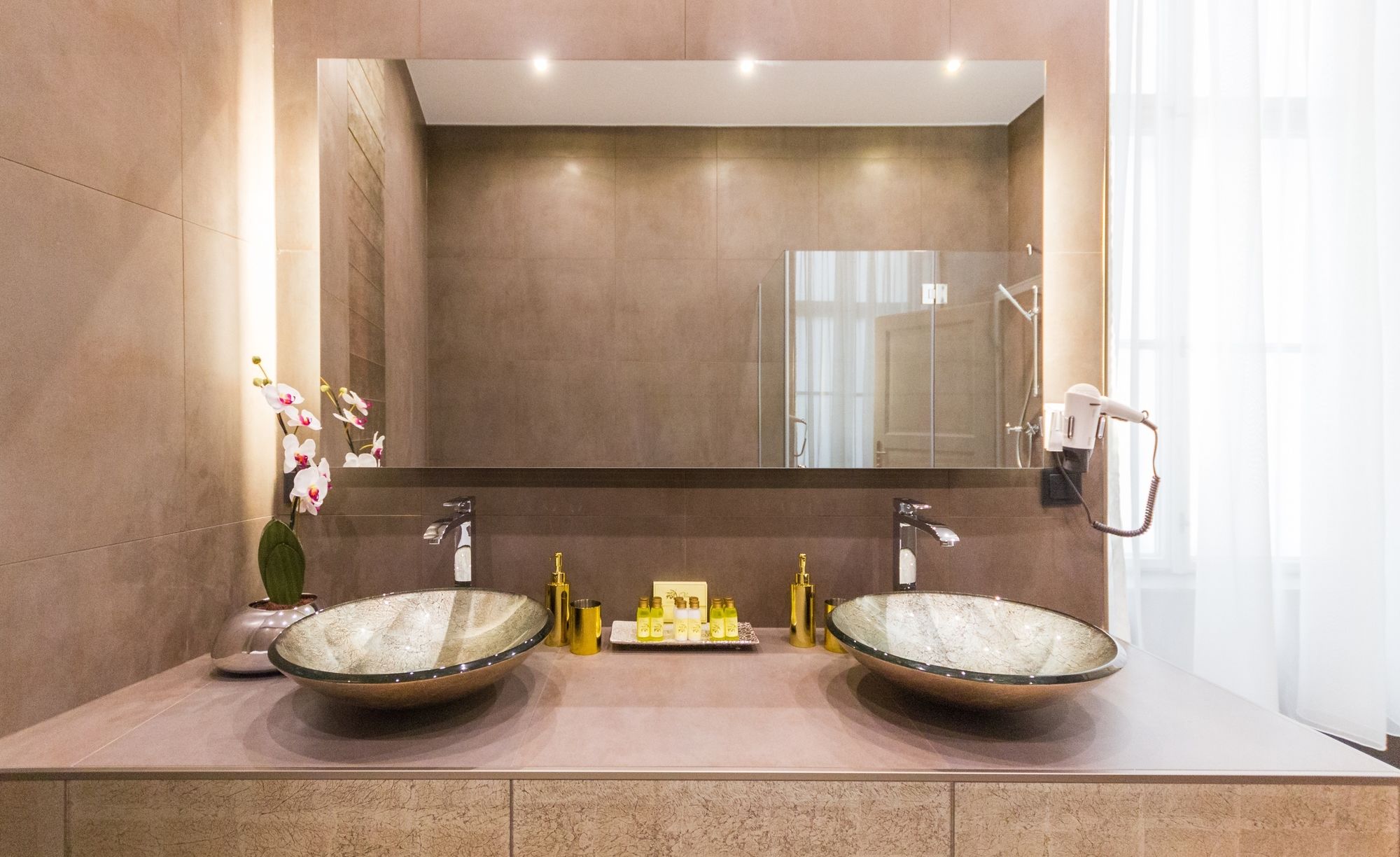 Фото Abieshomes Serviced Apartments - Downtown