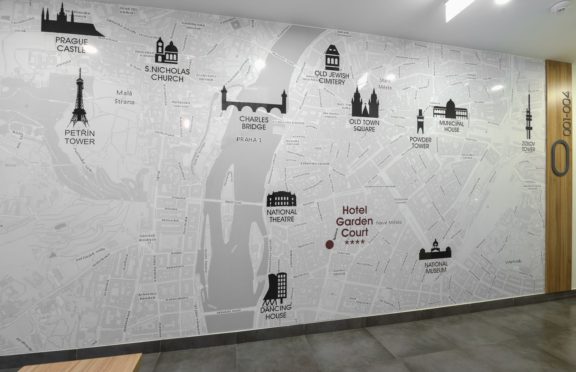 Фото Hotel Garden Court