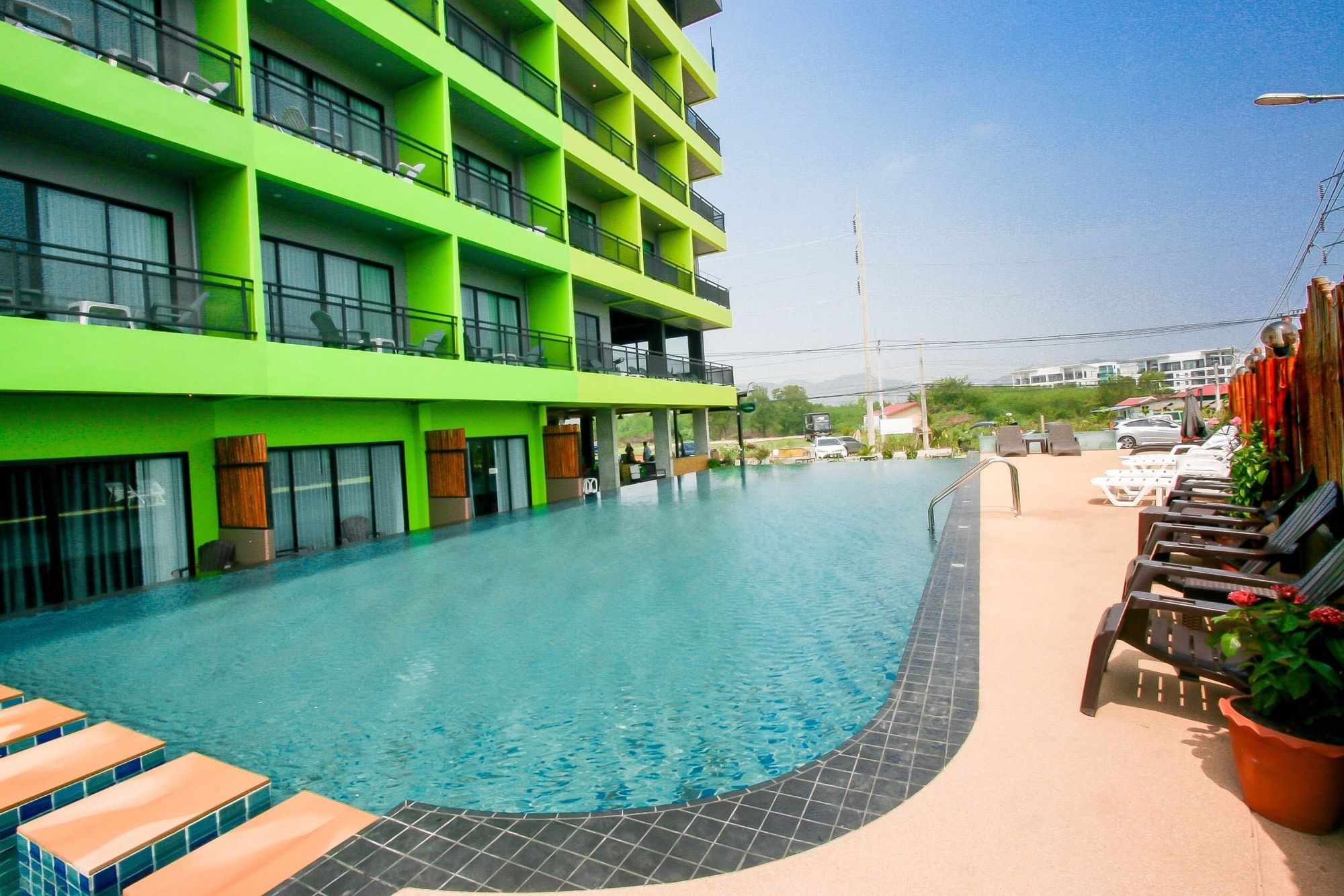 Фото отеля 2