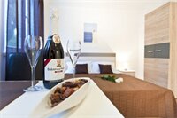 Фото California Apartments