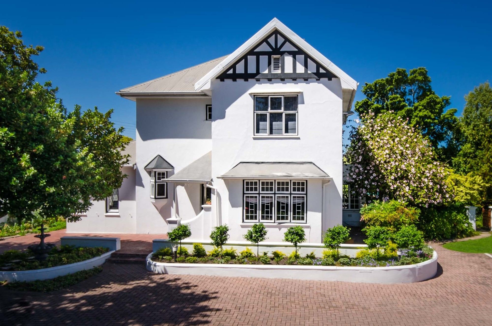 Фото Whispering Oaks