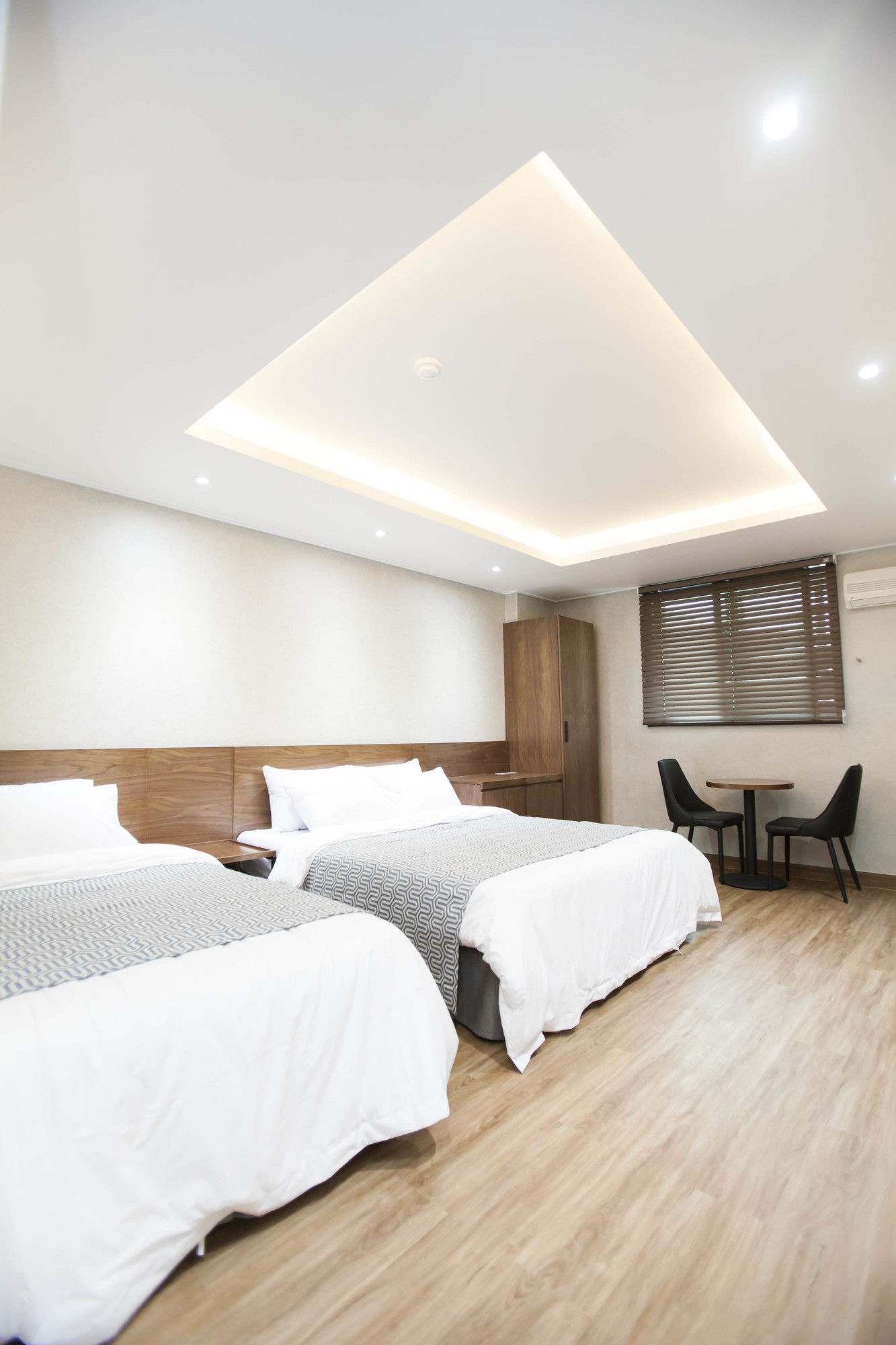 Фото I-CHECK Hyunjin Hotel