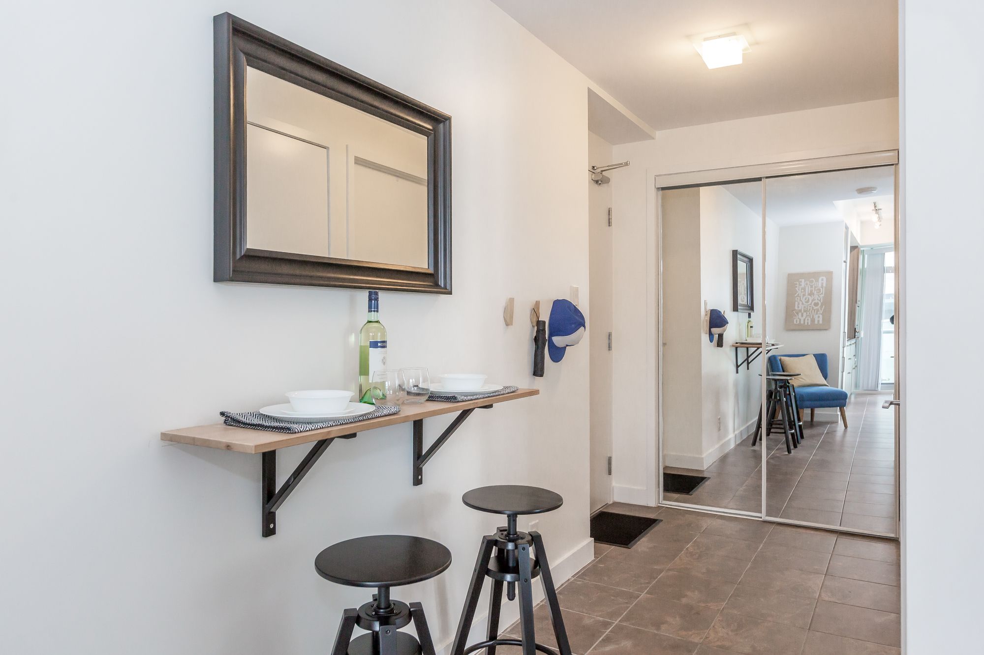 Фото Noel Suites-York St and Lakeshore Blvd