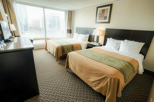 Гостиница Comfort Inn & Suites Downtown Edmonton в Эдмонтоне