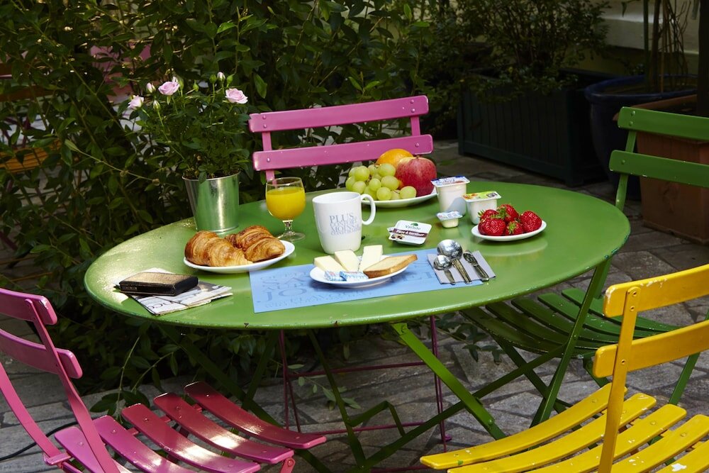 Фото Hotel Kyriad Paris 10 - Canal Saint Martin - République