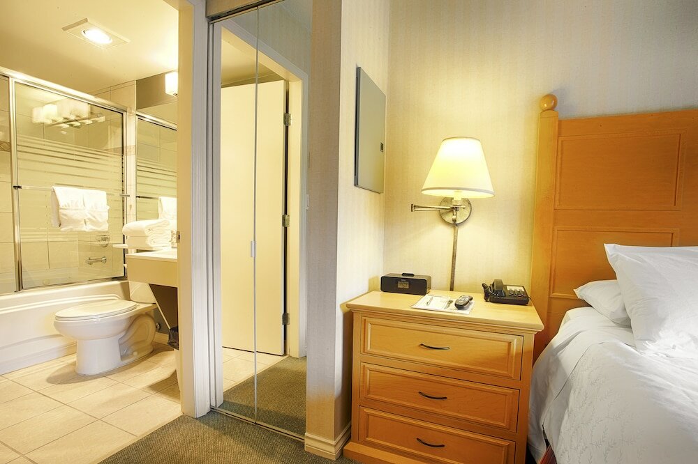 Фото Pinnacle Hotel Whistler Village