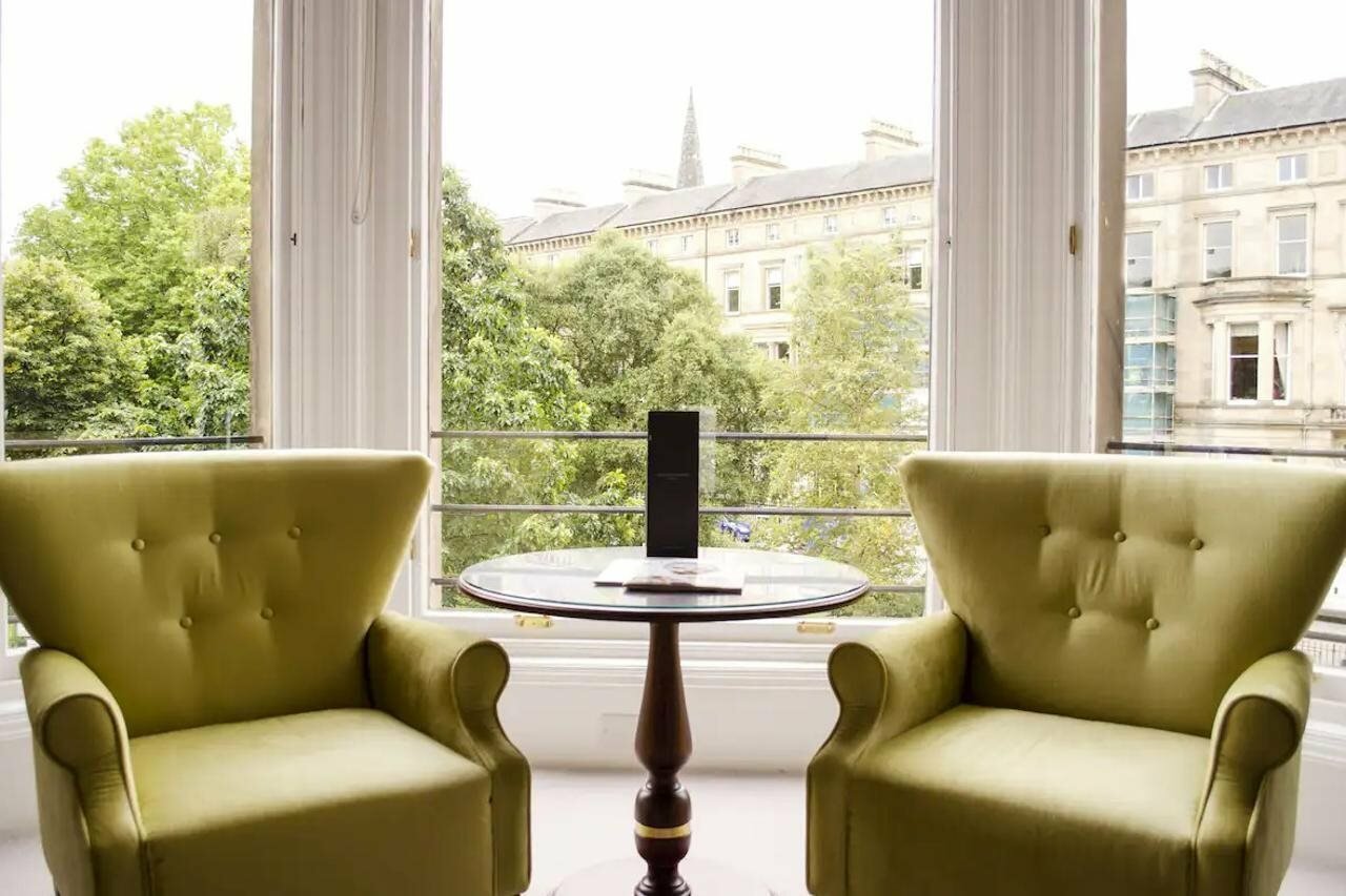 Фото The Bonham Hotel