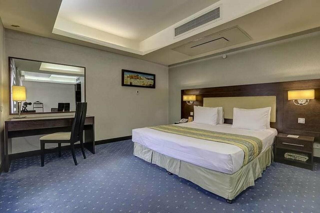 Фото Parsian Evin Hotel