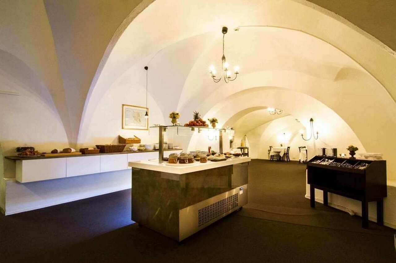 Фото Mayfair Hotel Tunneln