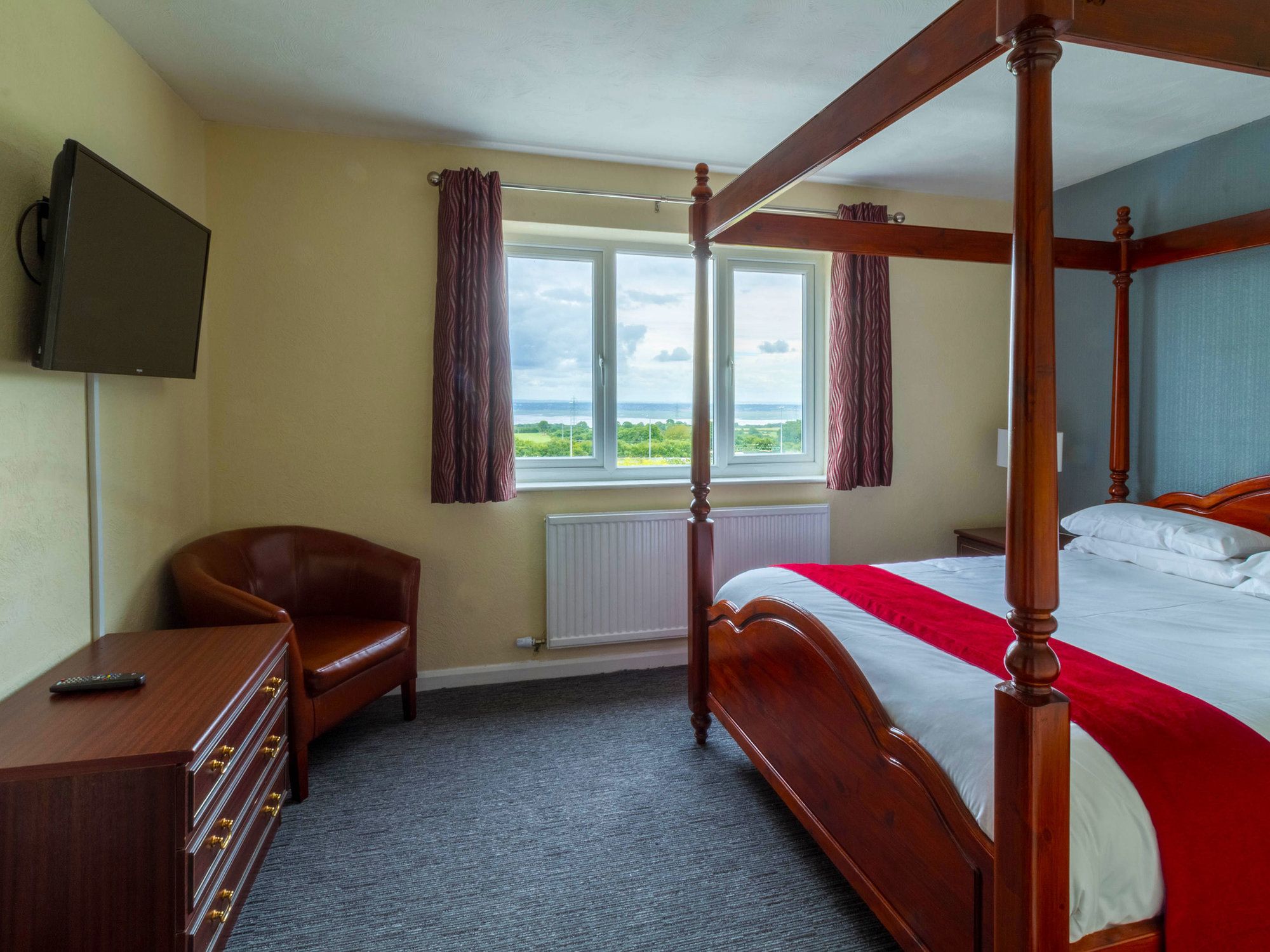 Фото Springfield Hotel & Health Club