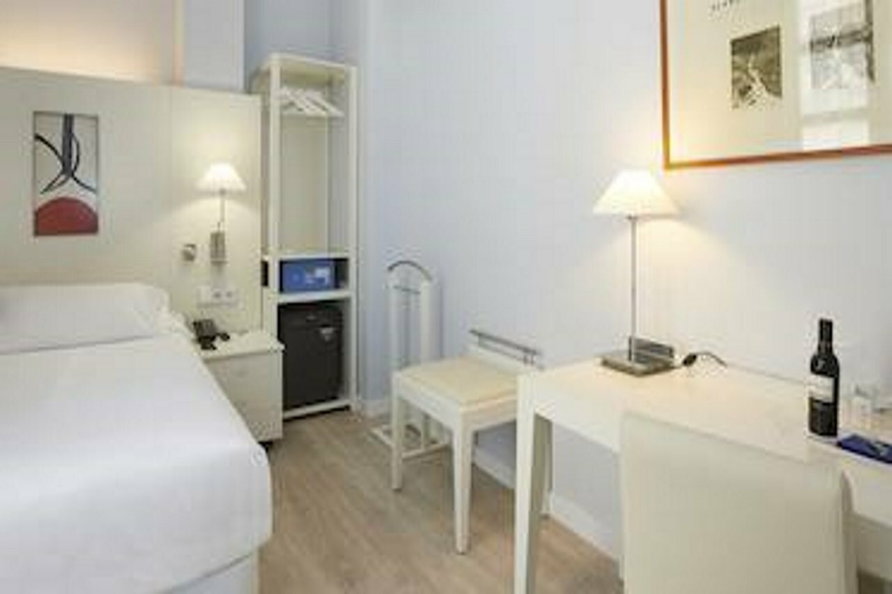 Фото Nh Valencia Las Artes