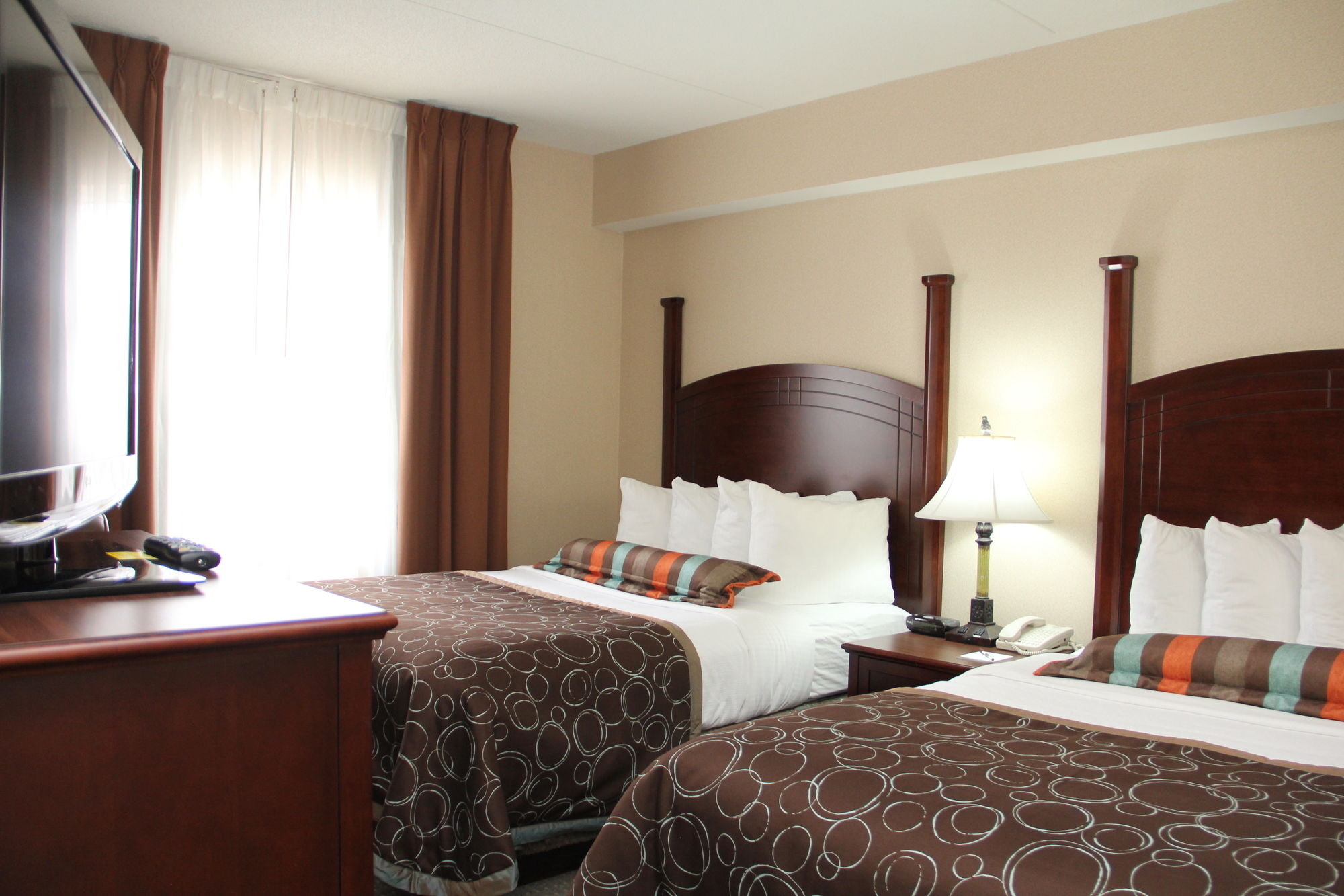 Фото Staybridge Suites London