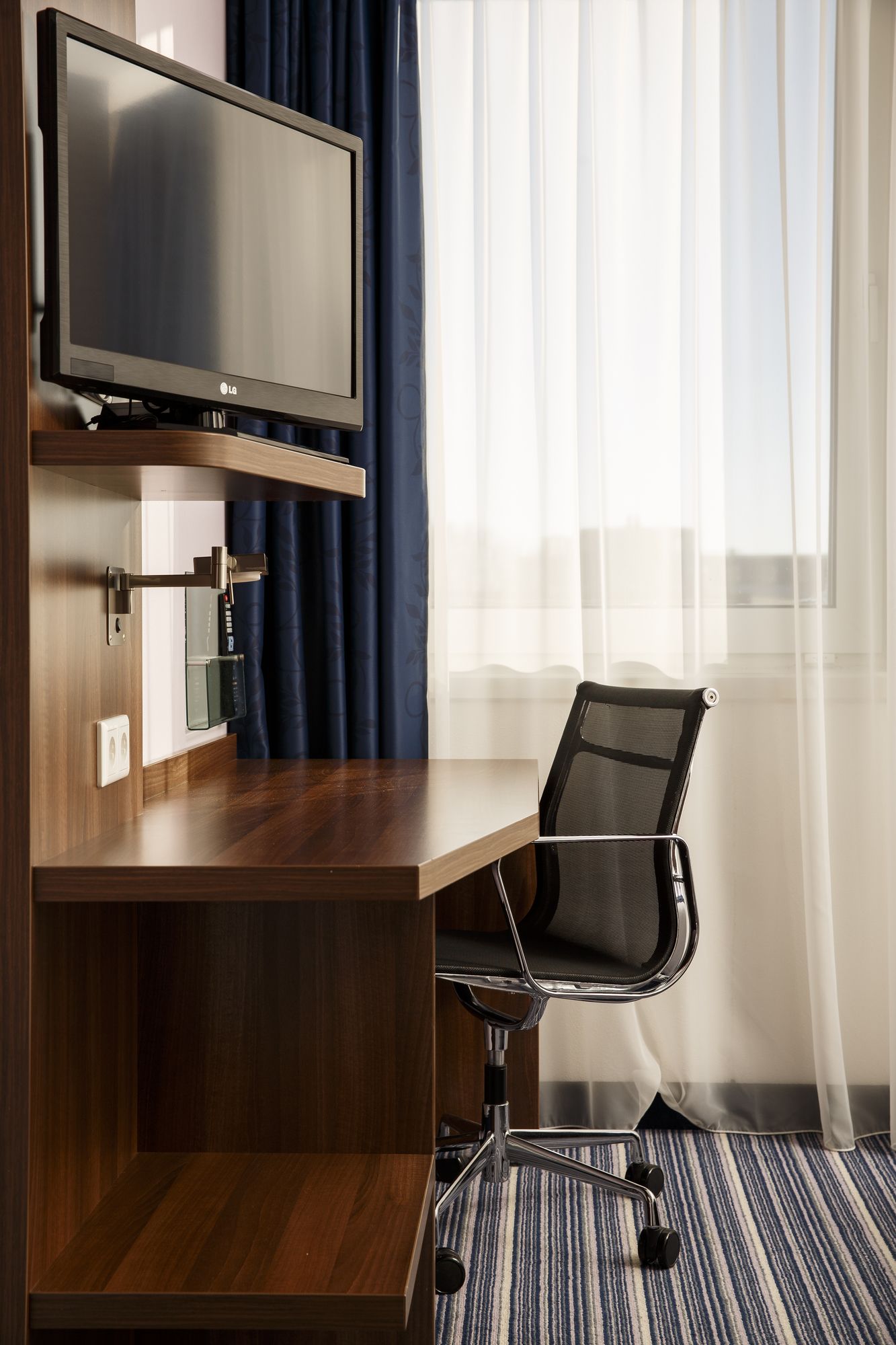 Фото Holiday Inn Express Rotterdam - Central Station