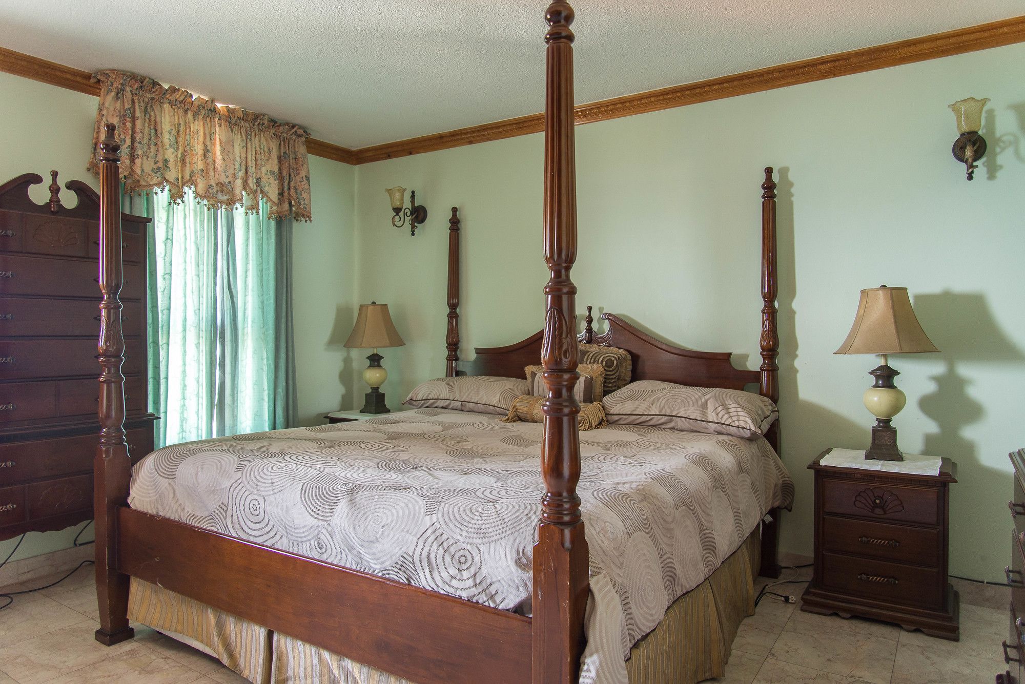 Фото Montego Bay Club Beach Resort