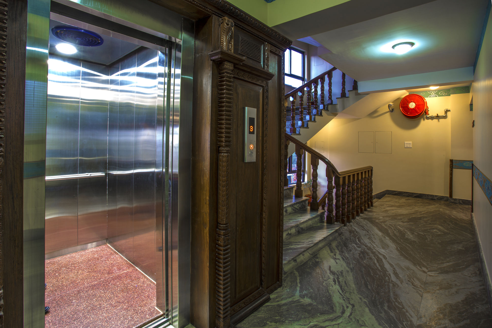 Фото Hotel Yukhang