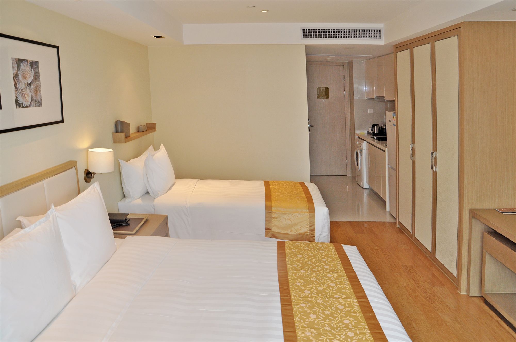 Фото Pan Pacific Serviced Suites Ningbo