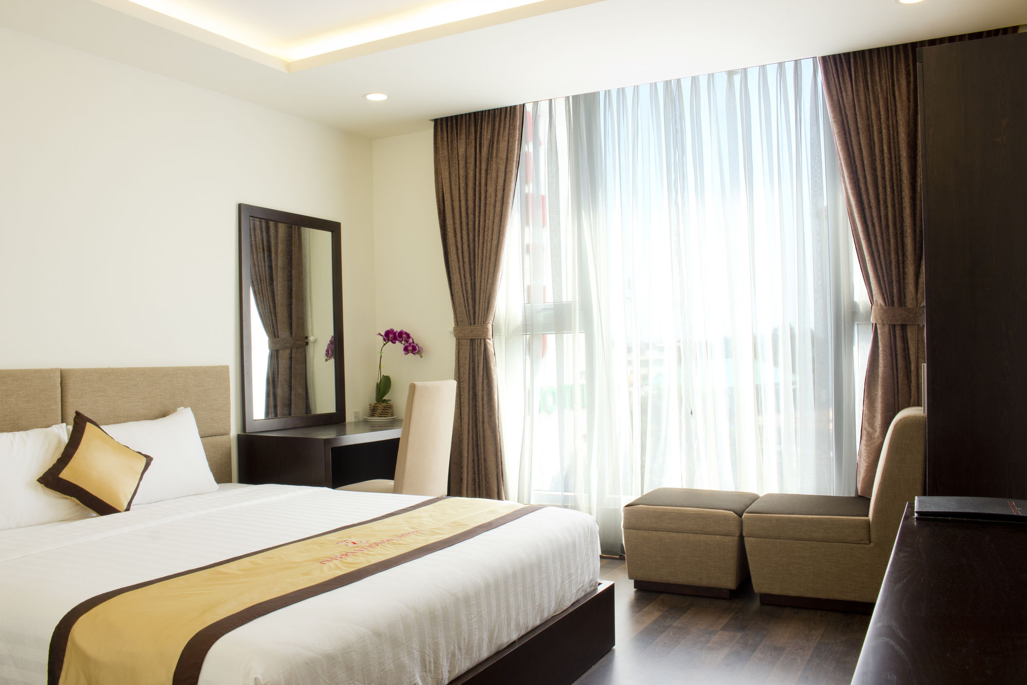 Фото International Hotel