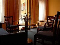 Фото Aparthotel Austria Suites