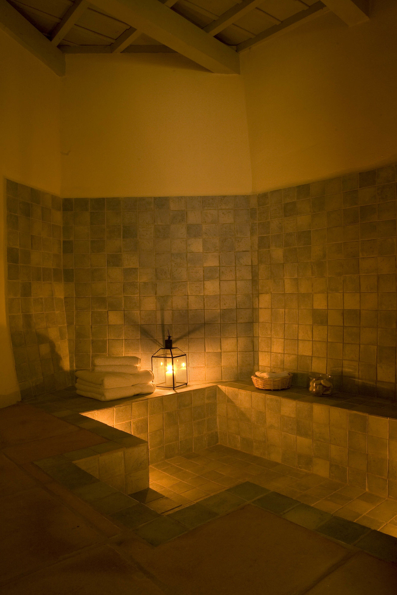 Фото Kapsaliana Village Hotel